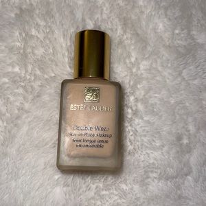 Full Estée Lauder Double Wear foundation shade 1W2 Sand
